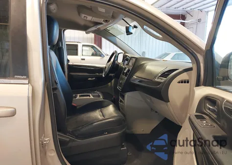 2012 Chrysler Town & Country Touring из США, поврежденный, VIN 2C4RC1BG3CR409800